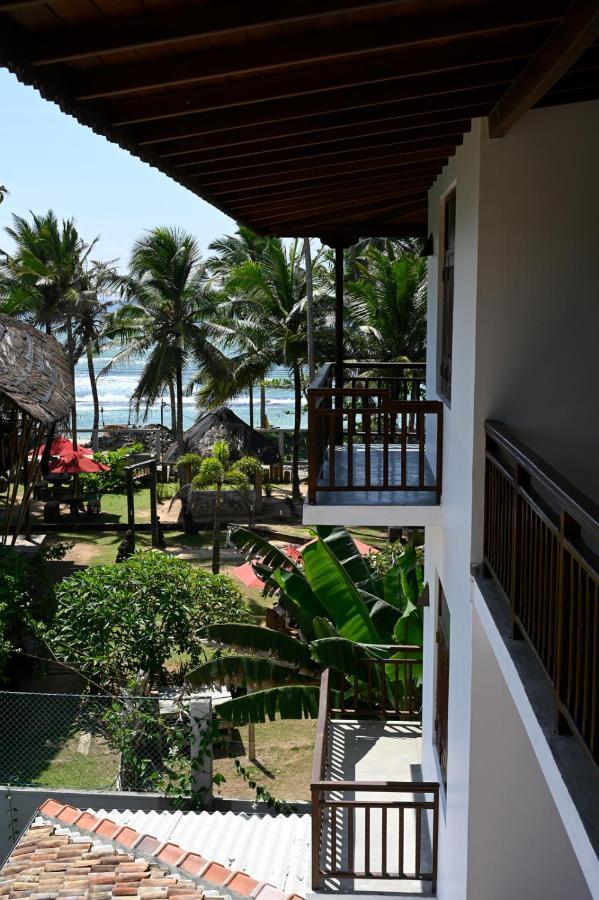 Beach Inns Holiday Resort - Celeste Matara Exteriör bild